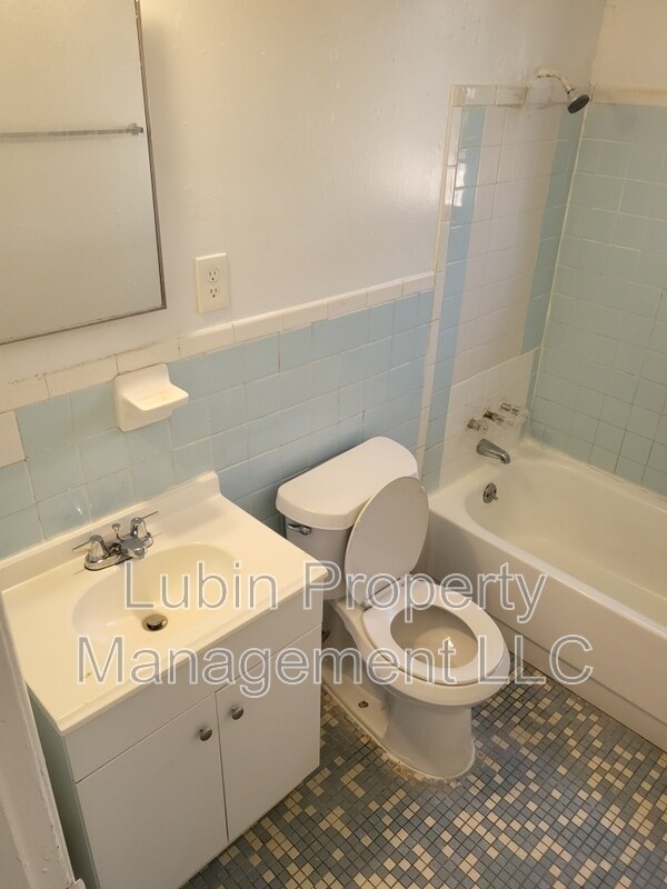Building Photo - 1510 N Merton St