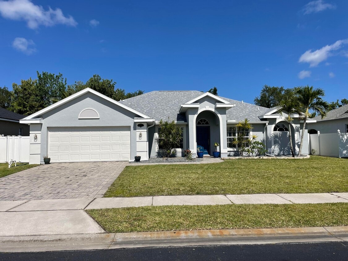 Primary Photo - 1171 Tamango Dr