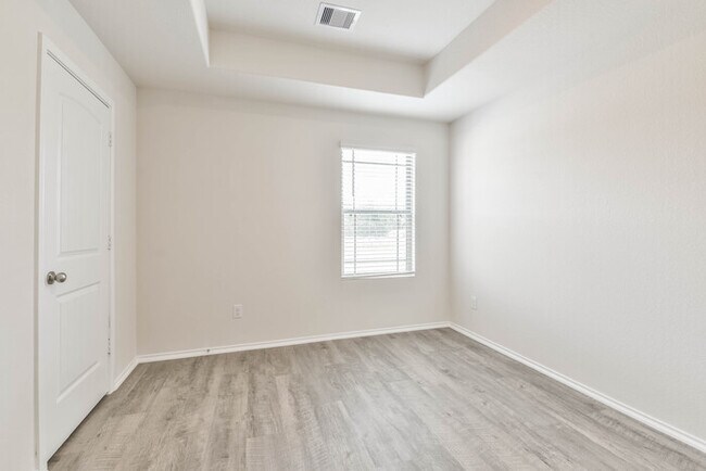 Foto del edificio - The Village at Caney Mills
