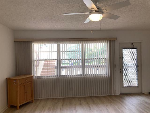 Building Photo - 320 Mansfield G