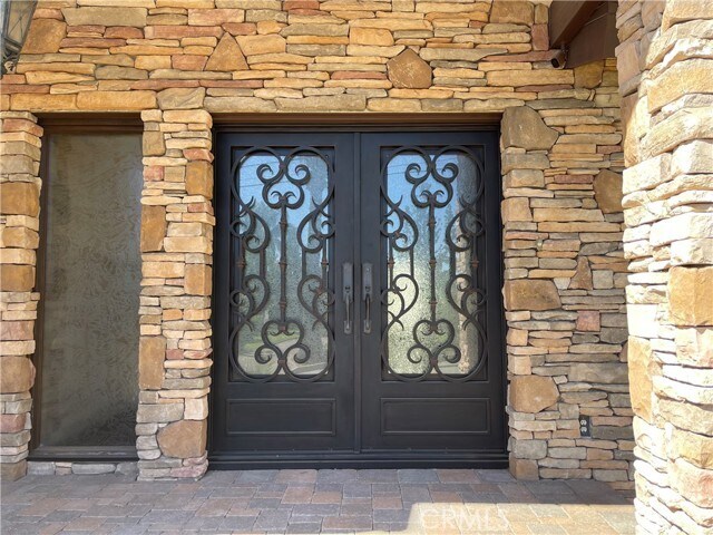 Building Photo - 2245 Country Club Dr