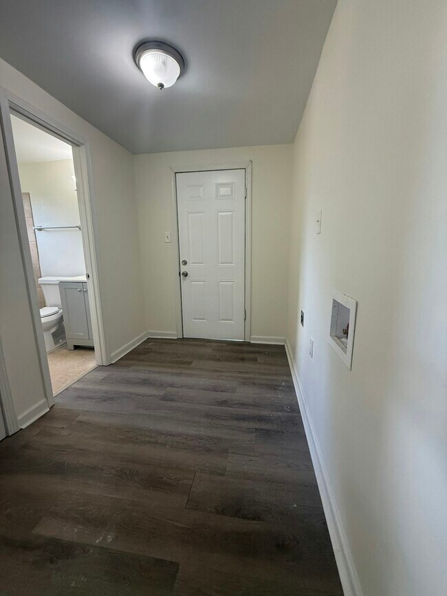 Foto del edificio - 3742 Berry Ln