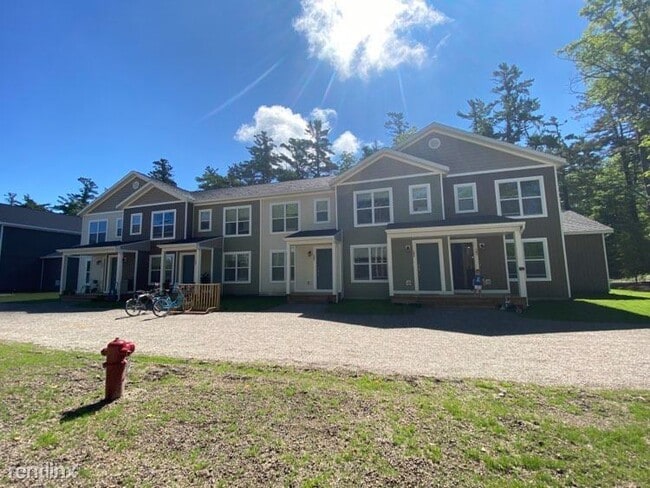 Building Photo - 2 br, 1.5 bath Townhome - Forest Way Townh...