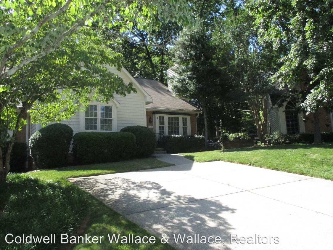 1125 Greywood Dr, Knoxville, TN 37923 House for Rent in Knoxville, TN