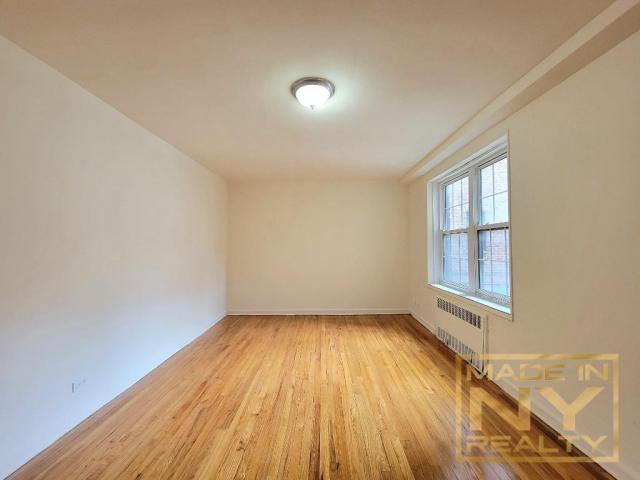 Foto del edificio - 1 bedroom in JAMAICA NY 11435