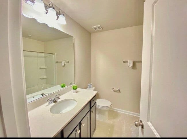 Building Photo - 5612 Preveza Pl