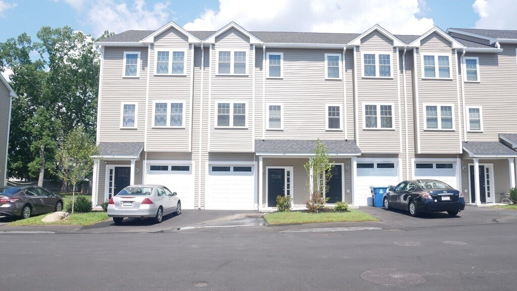 7 Gorham St, Chelmsford, MA 01824 Townhome Rentals in Chelmsford MA
