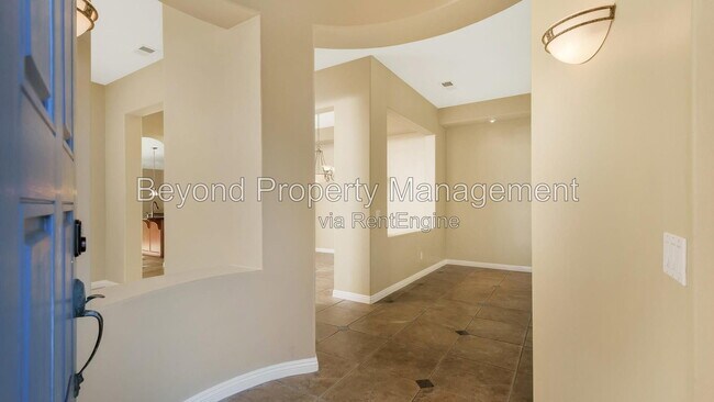 Foto del edificio - 2947 Farragut Rd