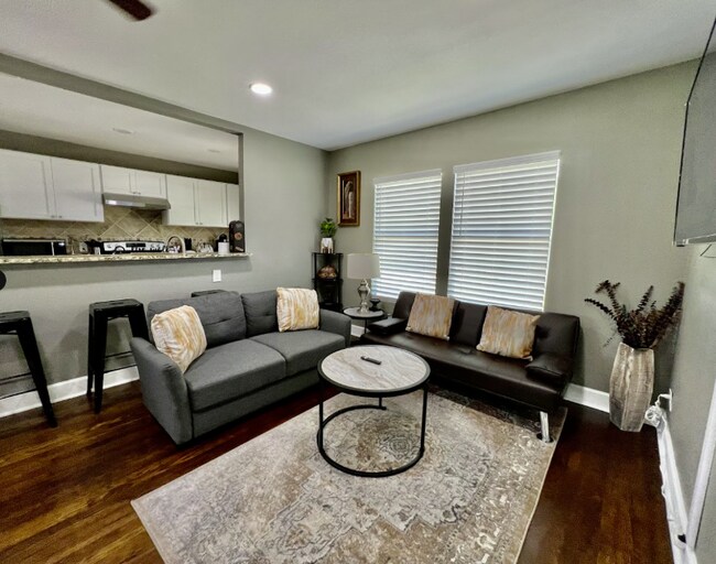 Foto del edificio - 2531 W Mulberry Ave