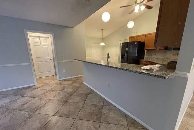 Foto del edificio - 610 49th St E