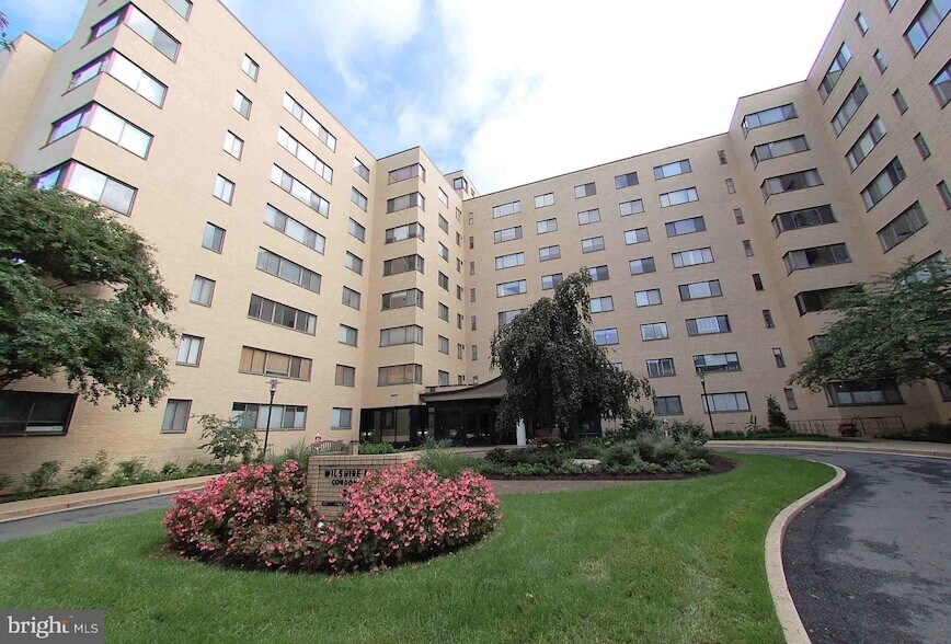 Foto principal - 3701 Connecticut Ave NW