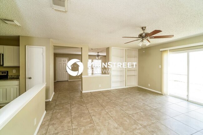 Building Photo - 3 Bedroom Pet-Friendly Home in San Antonio, TX with Main Street Renewal