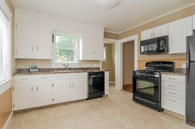 Foto del edificio - 926 Sibley St NW