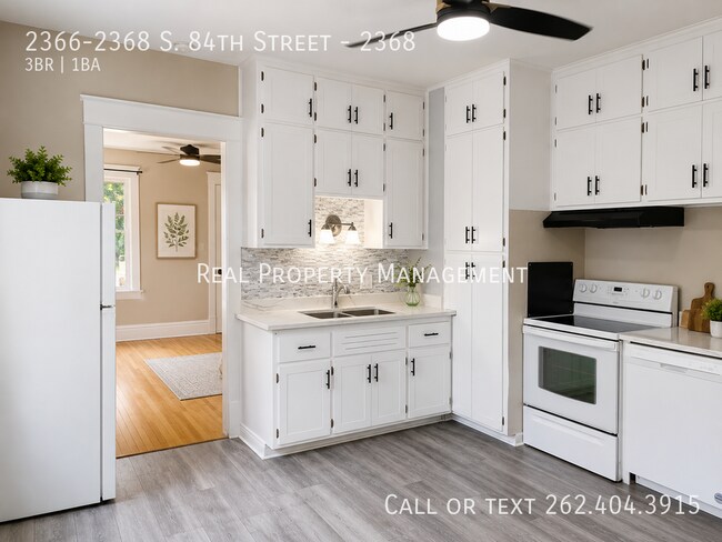 Foto del edificio - 2366-2368 S. 84th Street-2368