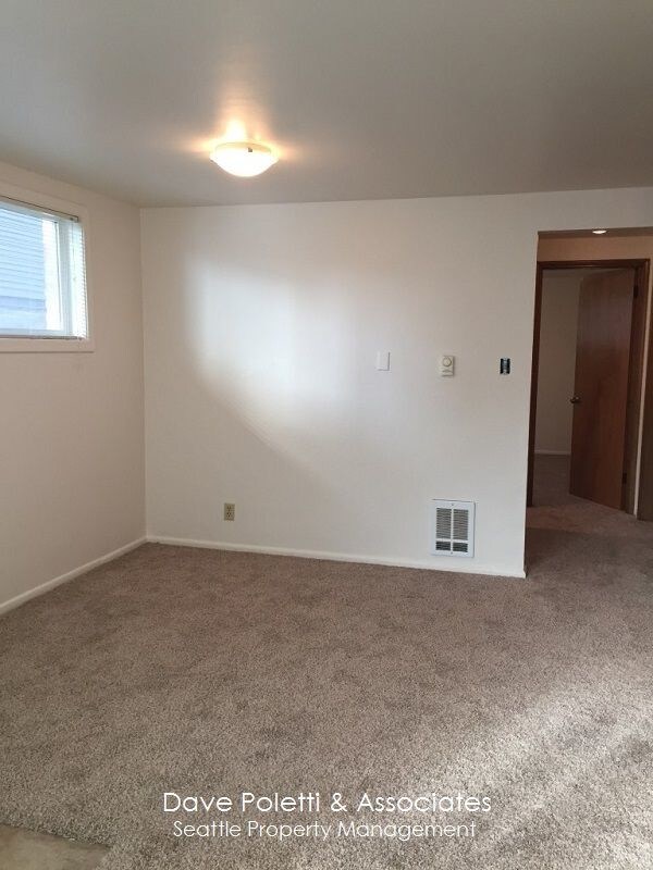 Foto del edificio - 4325 Whitman Ave N