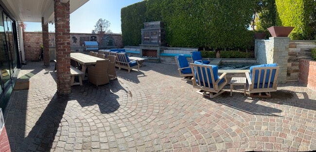 Building Photo - 525 15th St