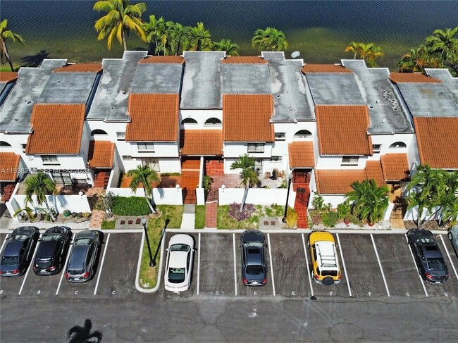 Building Photo - 1331 SW 124th Ct