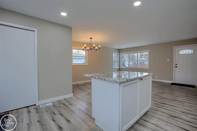 Foto del edificio - 47705 Roland St