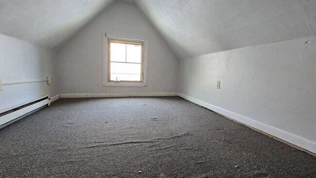 Foto del edificio - 1 Bedroom Burlington Available NOW!