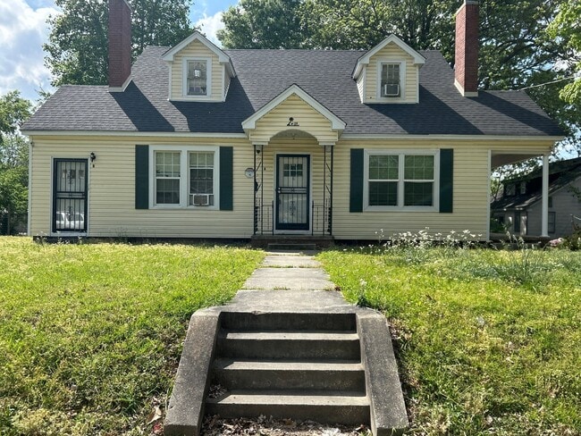 Building Photo - 405 N 16th Ave