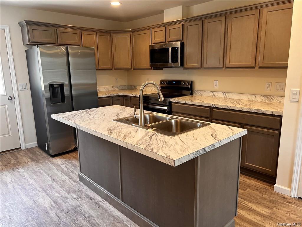 28 Grand St, Marlboro, NY 12542 Room for Rent in Marlboro, NY