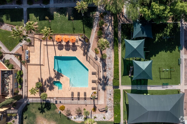 Foto aérea - Huntington Park Apartments