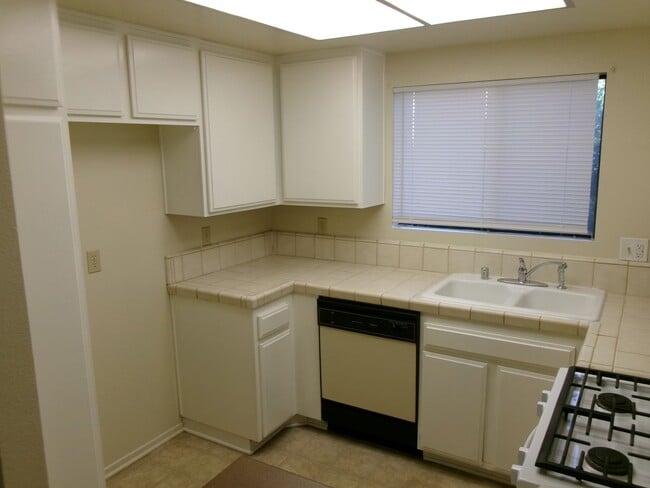 Foto del edificio - 4943 Embassy Way