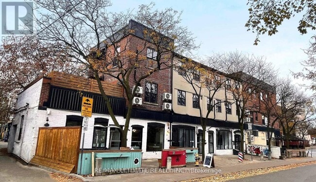 Building Photo - 432 St Clarens Ave