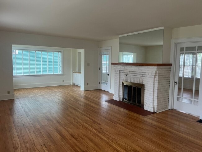 Building Photo - 240 W Locust St
