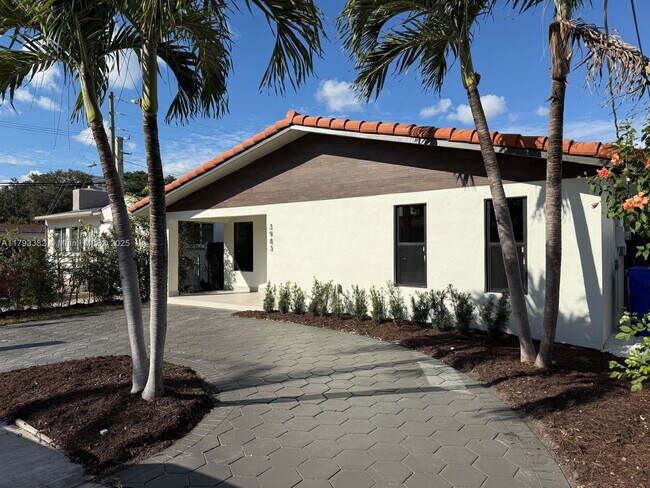 Foto del edificio - 3983 SW 2nd St