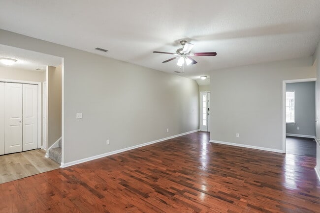 Building Photo - 3812 Round Rock Dr