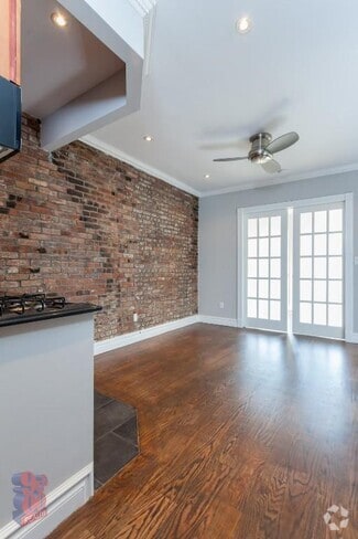 Building Photo - 213 E 26th St