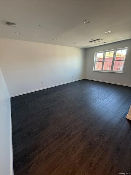 Foto del edificio - 338 Beach 46th Street
