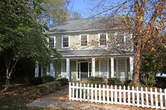 Building Photo - 5496 Hill Top St