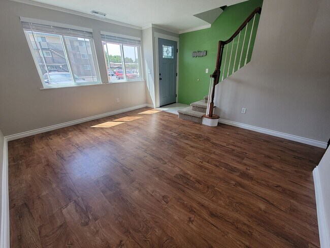 Foto del edificio - Townhome with Community Pool and Private P...