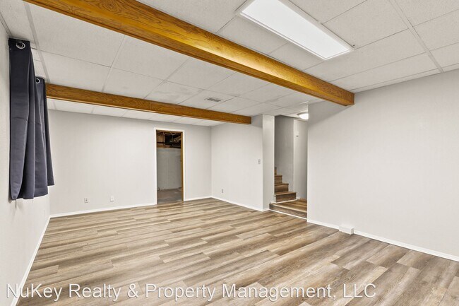 Building Photo - 4 br, 2 bath House - 2812 S. Pines Rd