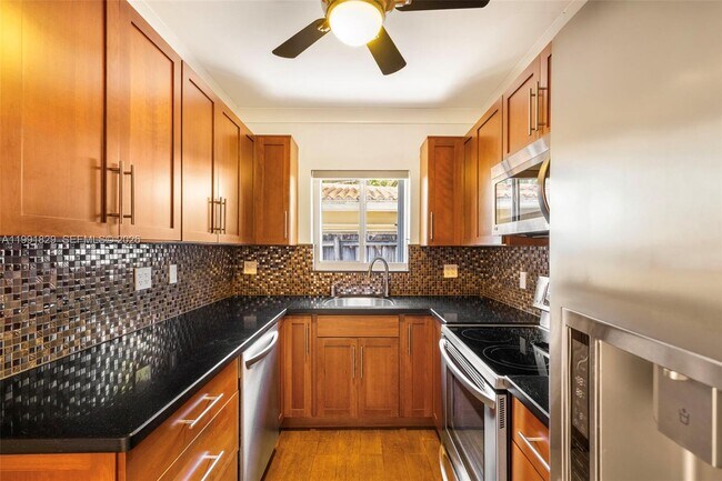 Foto del edificio - 2431 Overbrook St