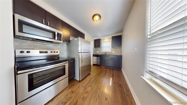 Foto del edificio - 3734 Buckingham Ave