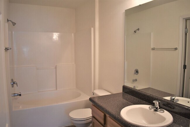 Foto del edificio - 1 Bearing Cir