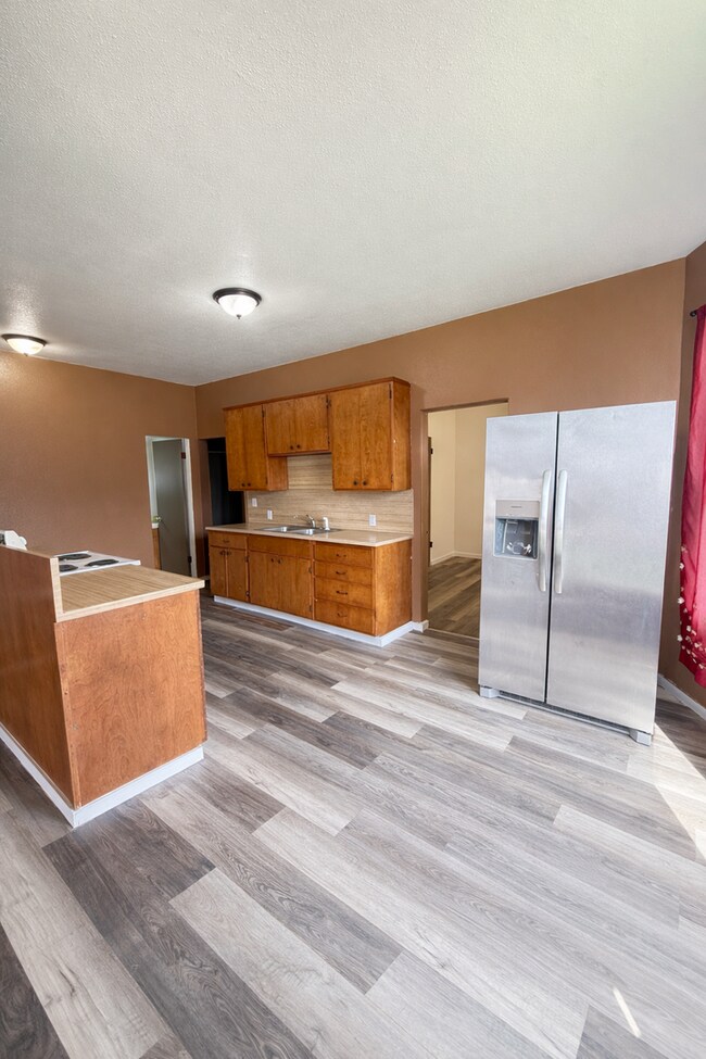 Foto del edificio - 829 Emerson Ave