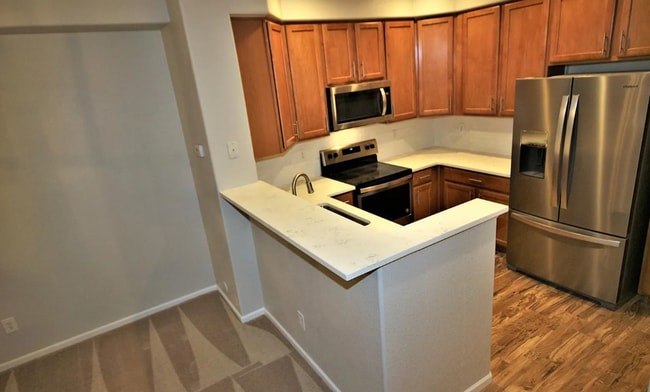 Building Photo - Inviting Open-Concept Townhome!