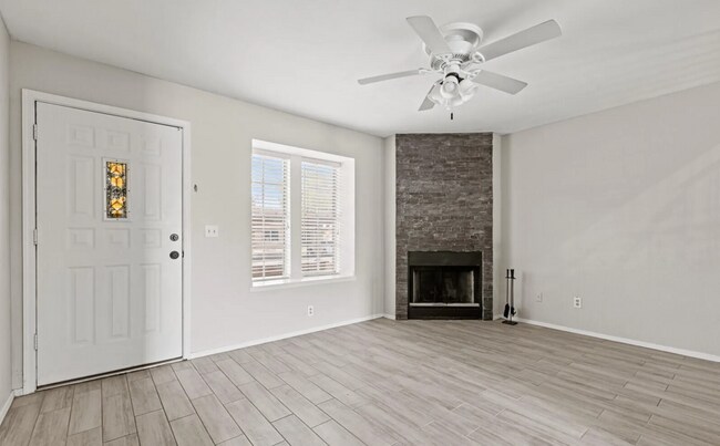 Foto del edificio - 7977 W Wacker Rd