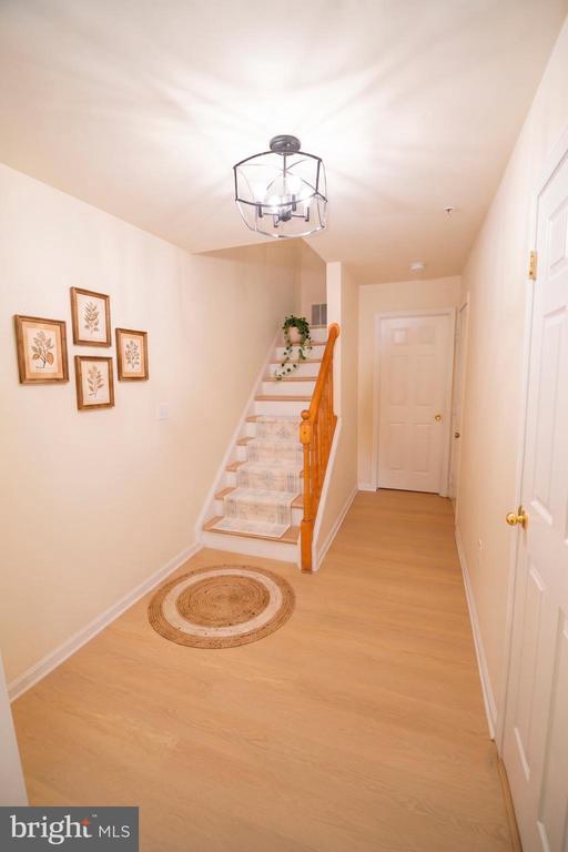 Foto del edificio - 1330 Hampshire Dr