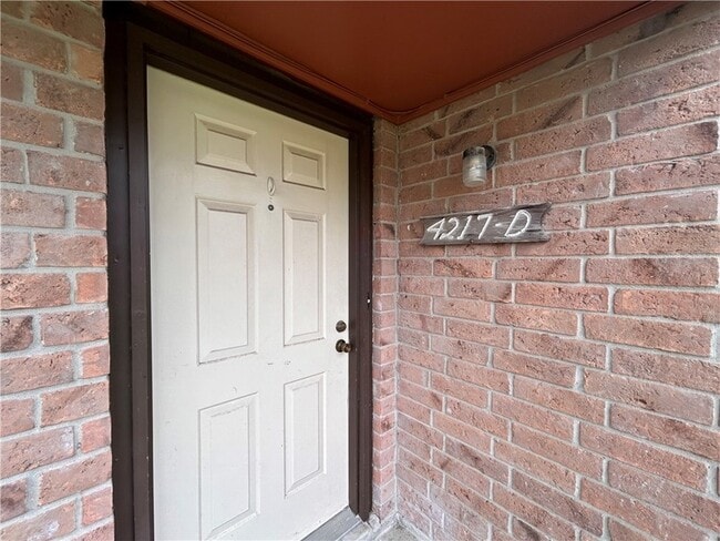 Building Photo - 4217 Acushnet Dr