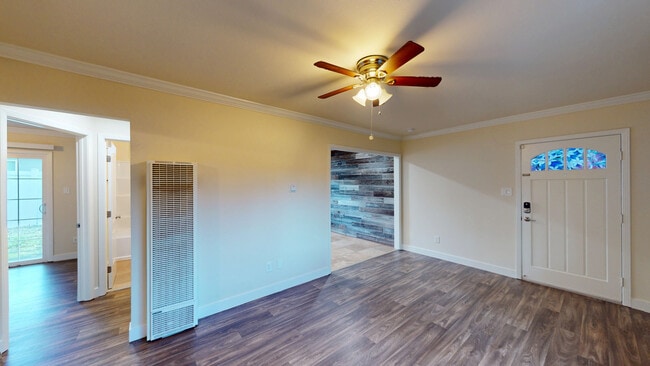 Foto del edificio - 15451 Marty Dr