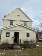 Building Photo - 647 E 117th St