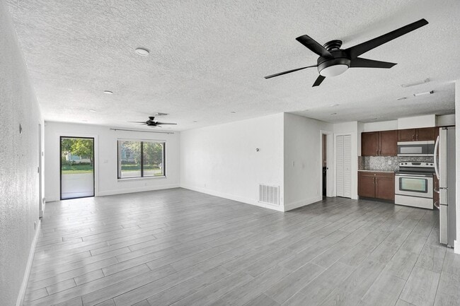 Large Open Concept Living Spaces - 8105 SW 19th St