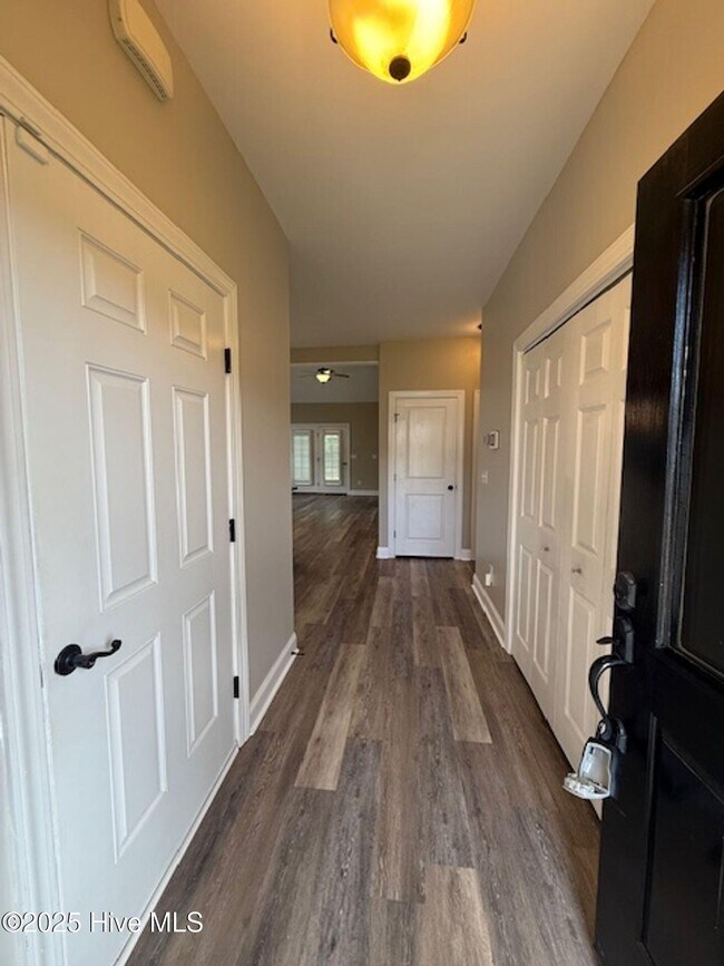 Building Photo - 103 Coree Way
