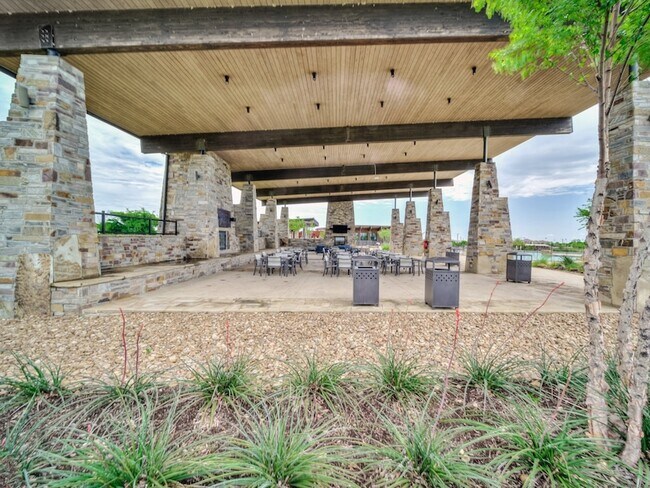 Foto del edificio - 9733 Tinsley St