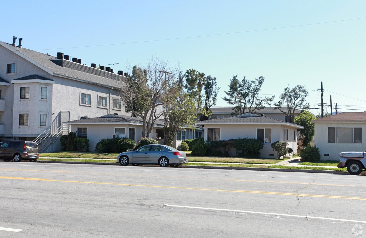 Building Photo - 1404 W Victory Blvd